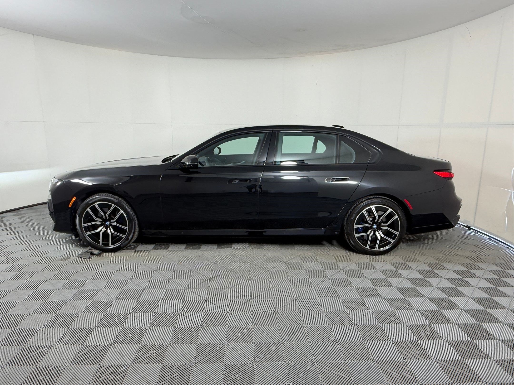 bmw 7 series 2024 WBA33EJ02RCP07934 image bmw 7 series 2024 WBA33EJ02RCP07934 image
